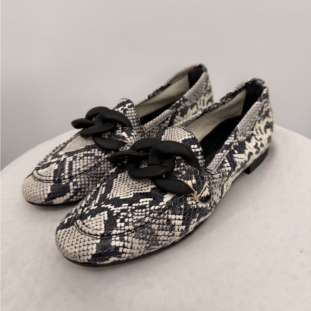 BeautiSoles Snakeskin Chain Loafers Comfort Flats | Women’s 7.5